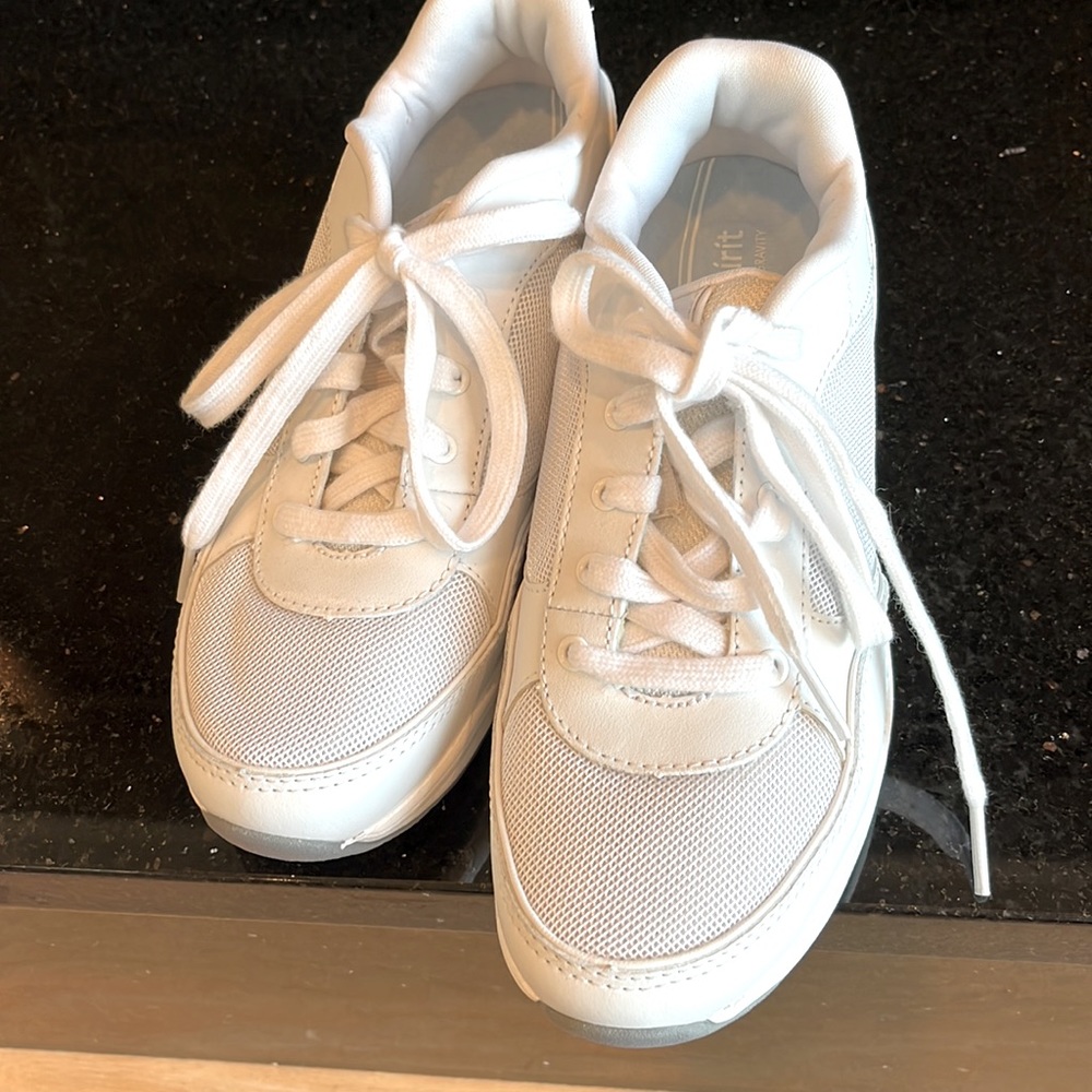 Easy Spirit Estourrun Athletic Sneakers White Shoes Womens 6 New in Box - Picture 2 of 12